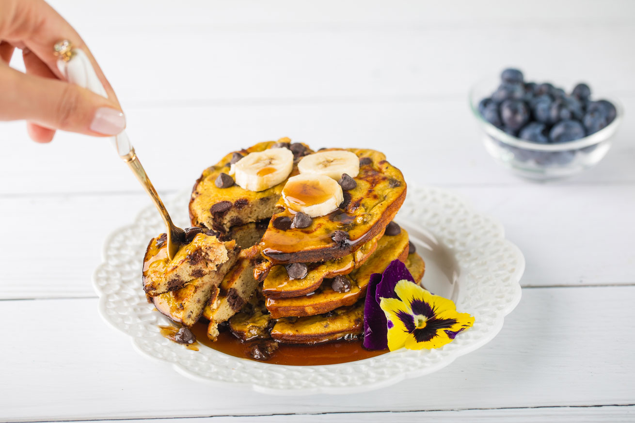 chocolate-chip-pancakes